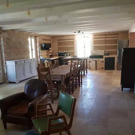 Feline Villa Frejairolles